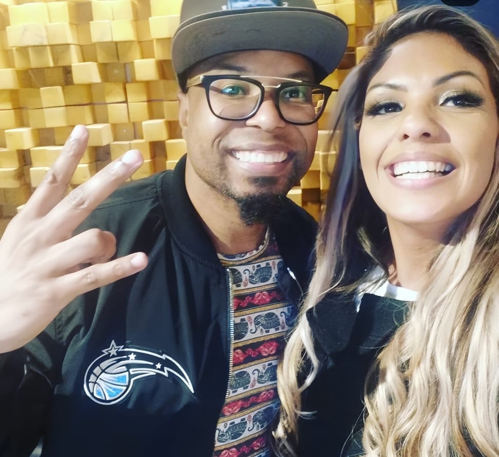 Aline Fenny, professora de canto e vocal coach, com o aluno e cantor Buchecha